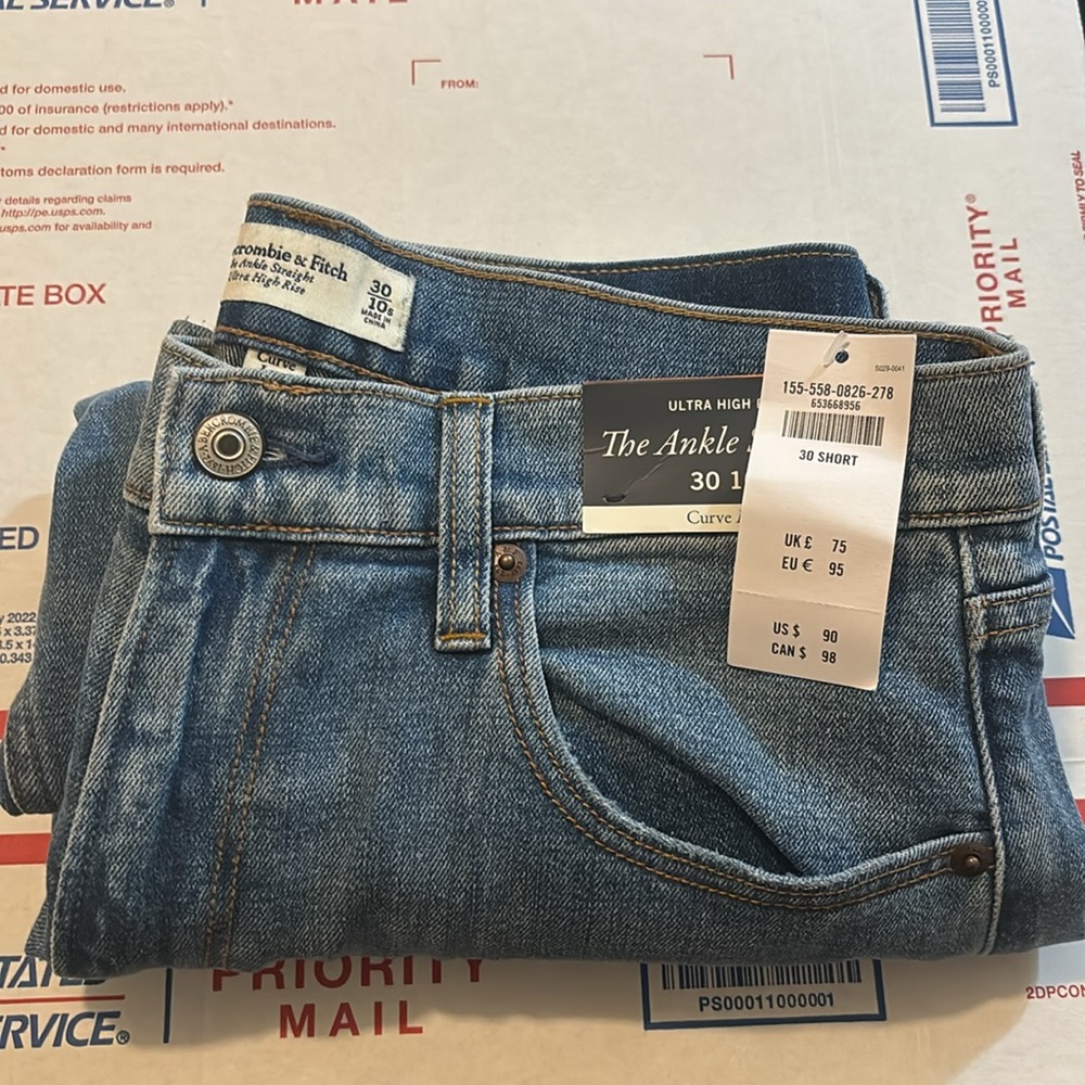 NWT The Ankle Straight Ultra High Rise- 30 SHORT